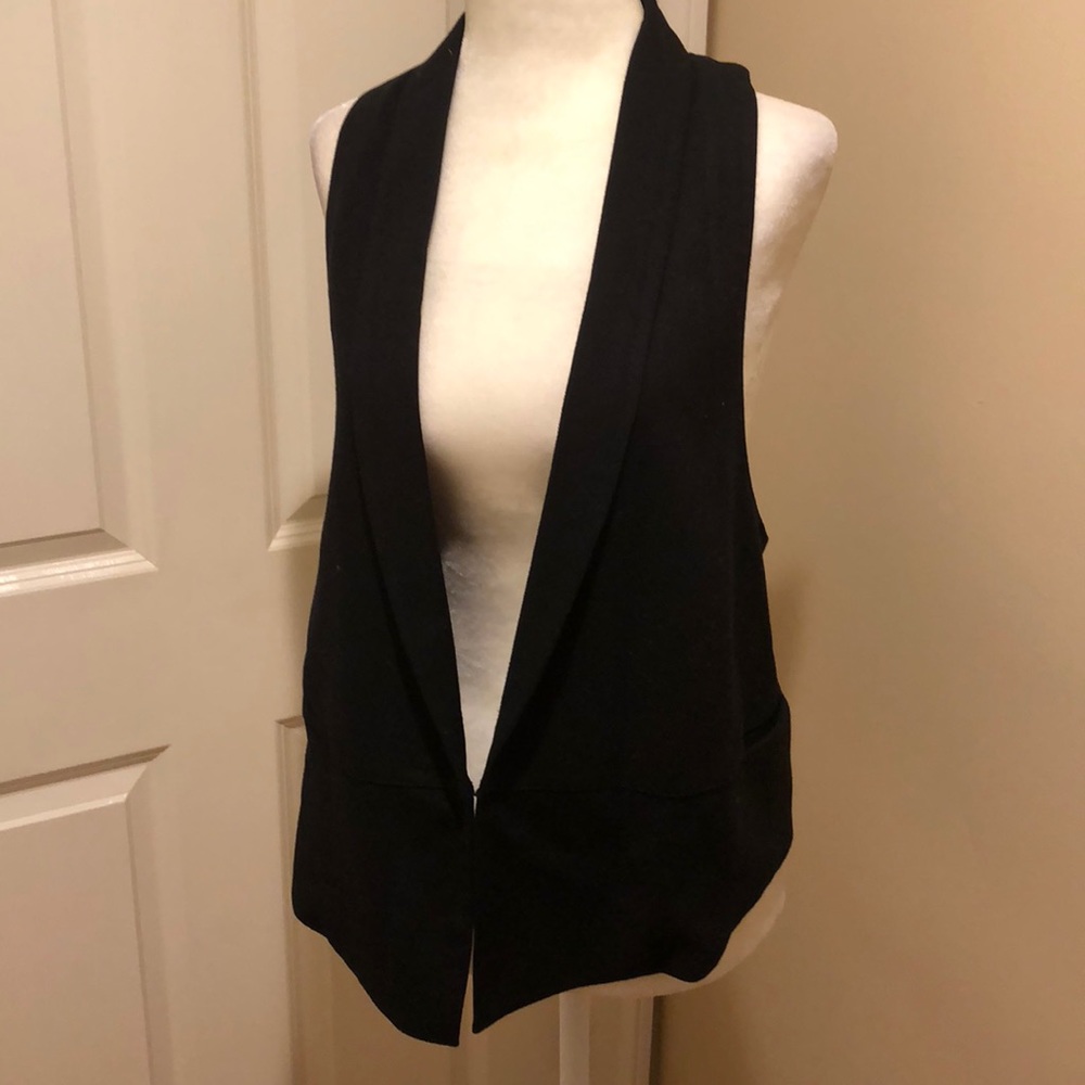 CAbi M black vest